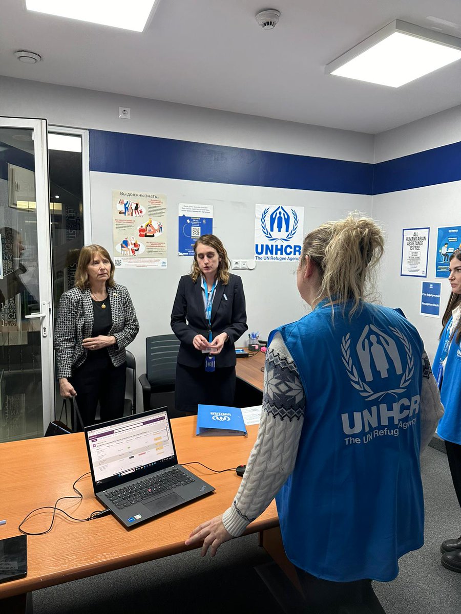 Thank you @USAmbRO for meeting with refugees from Ukraine and visiting our office in Suceava! The continued support from the American people 🇺🇸 & @StatePRM is instrumental for 🇺🇦 refugees in 🇷🇴. #WithRefugees