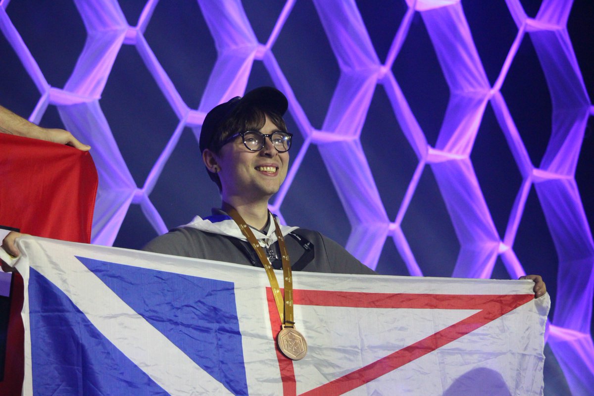 Talented students are showcasing their skills at Skilled Career Day with exciting competitions in everything from carpentry to baking! Check out CNA student Robert Swain's journey &amp; join the conversation on skill careers. #SkillsCanadaNL🔨🍰🤖 cnacurrents.ca/high-stakes-at… 🎉