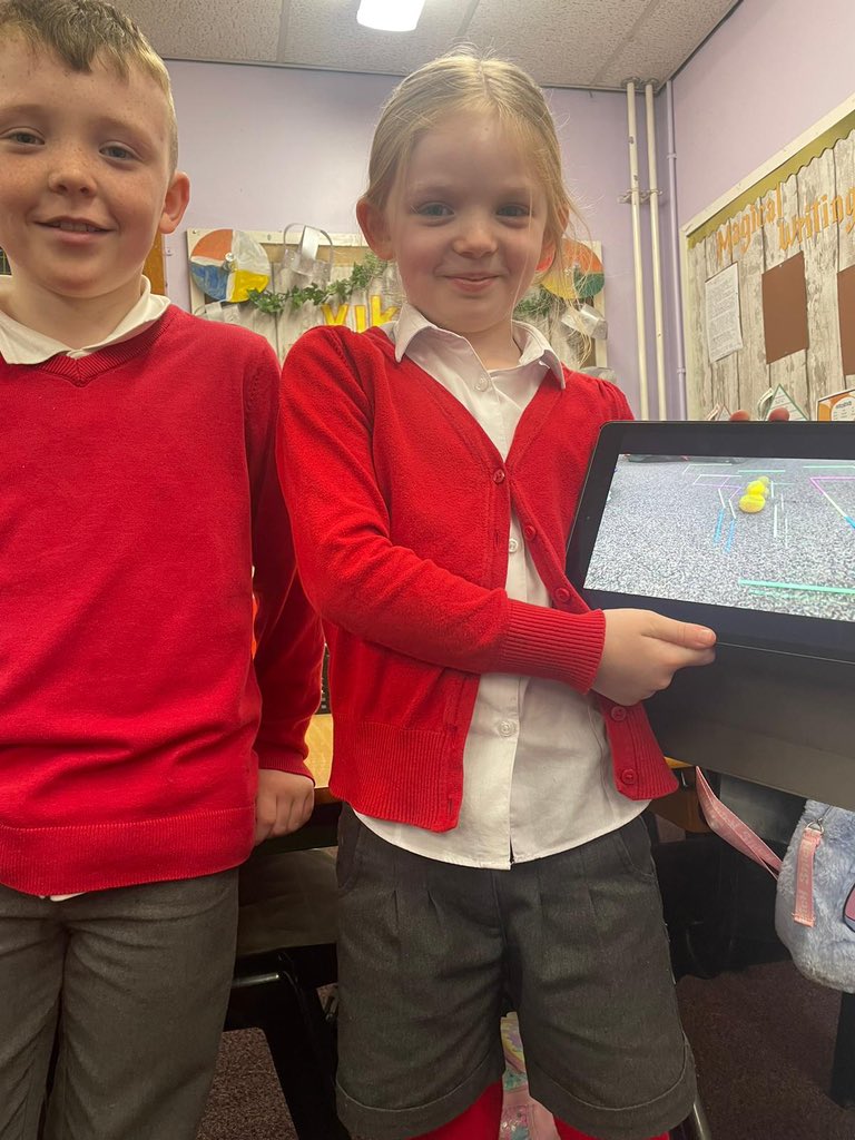 glencairn_ps's tweet photo. P4 had a visit from Mrs Lee today to show us how to create our own stop animation movies! We had lots of fun creating our own movie scenes then showing them to the class! #STEM #stopanimation https://t.co/QuN3FTM1zw