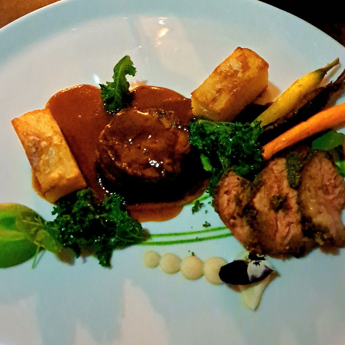 LOCAL HERO
Every town should have a restaurant where you can take visitors to and the cooking will just not let you down and here is mine. 
facebook.com/share/p/yYFjiU…
#zucchinisnavan #meathchronicle #supportlocal #realfood #talentedchef #consistent #respect #finedining #meath