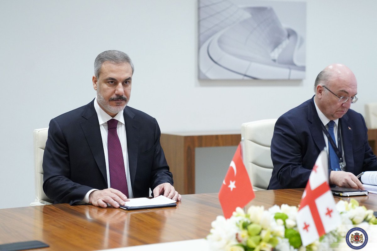 Glad to have an opportunity to hold yet another meeting with my Turkish counterpart @HakanFidan. We reaffirmed readiness to enhance 🇬🇪-🇹🇷 strategic partnership and highlighted the importance of exchanging high-level meetings between our countries.