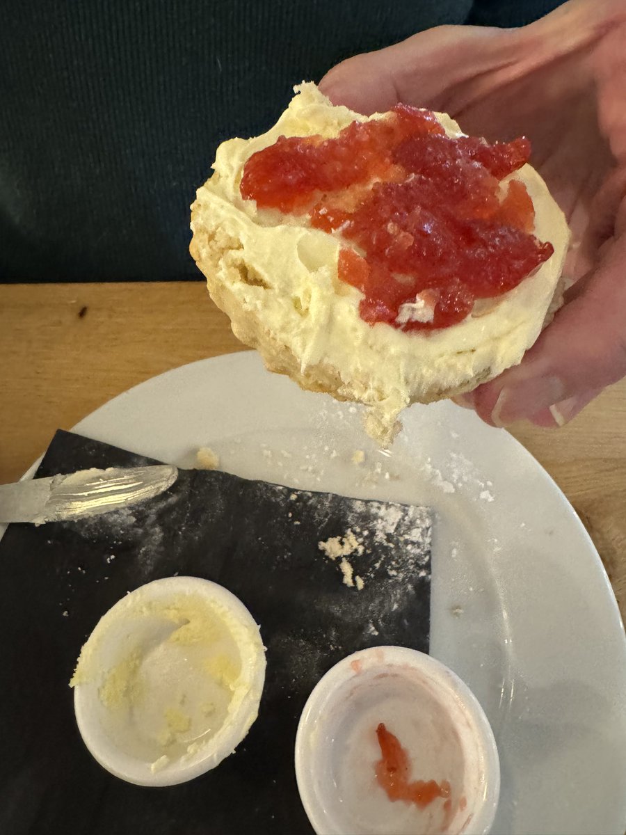 Had a cream tea yesterday afternoon and as we’re in Cornwall I tried the local method of #jamfirst 
My view is that attempting to spread the much more viscous clotted cream on top of slippery jam is messy and doesn’t look right either so it’s #creamfirst for me 😂