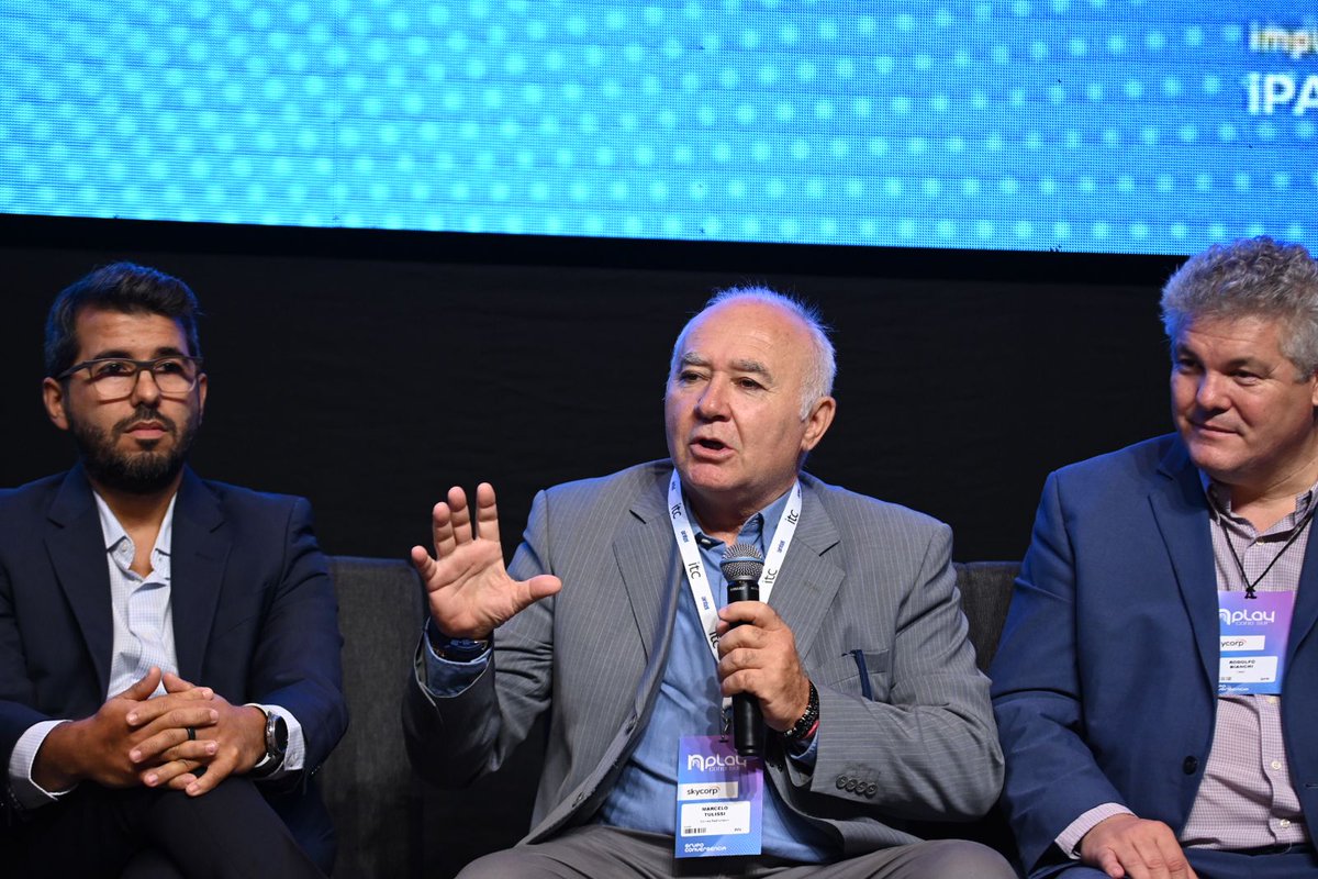 ConvergenciaGrp's tweet photo. #NPlay 
🗣️Marcelo Tulissi, Presidente de la @CacpyArgentina: "hay que hablar con los sindicatos y discutir nuevos convenios colectivos". https://t.co/wXZ7mveMV1