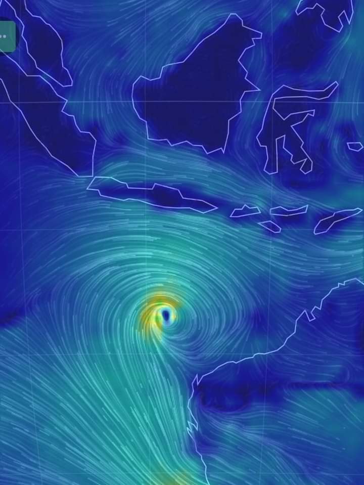 Siklon Eighteen Mohon berdoa dan bersabar, kondisi curah hujan yg berlebih diduga dampak dari siklon tropis ini di wilayah pesisir pantai selatan dan terus berlangsung sampai tgl 18 ' Dan yg terjadi saat ini belum puncak nya. Semoga saja tidak terjadi dan cepat berlalu.