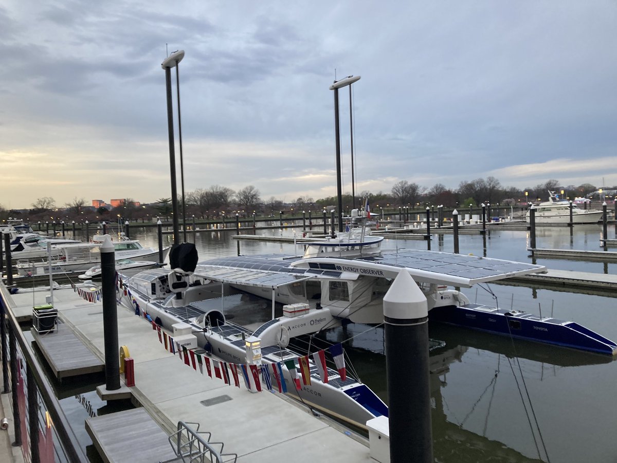 NickAPJohnson's tweet photo. @energy_observer Bienvenue a DC! Will you be having an exhibition here? https://t.co/qXMzxnO9CH