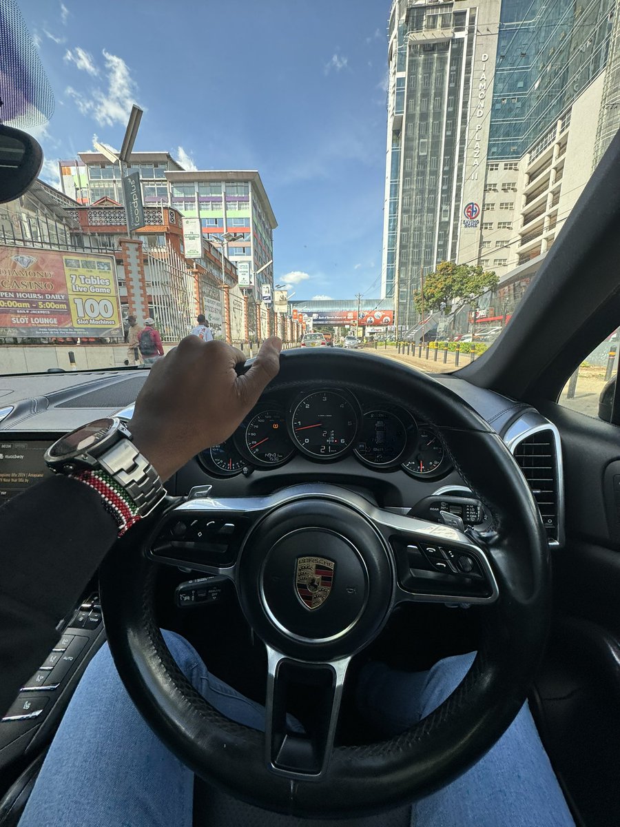 Acha niingie hapa new HQ nione mafundi wamefikisha kazi wapi😃