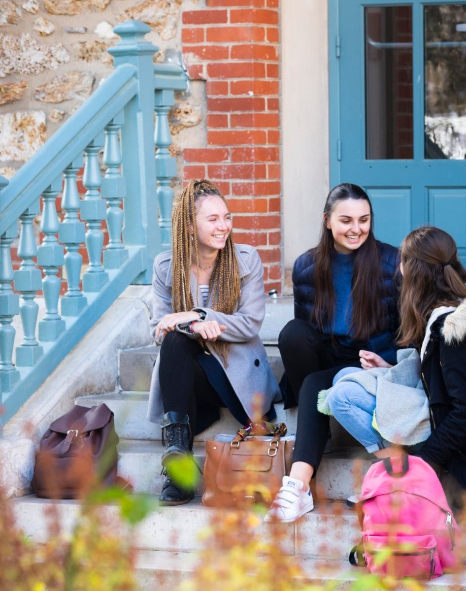 🙌 Are you interested in a Summer School at Sciences Po Saint-Germain-en-Laye on “Culture and Politics in Contemporary France” ? 💡 It will take place from the 3rd to the 14th of June 2024 and is for to international bachelor students. Find our more : lnkd.in/ejZ-wynj