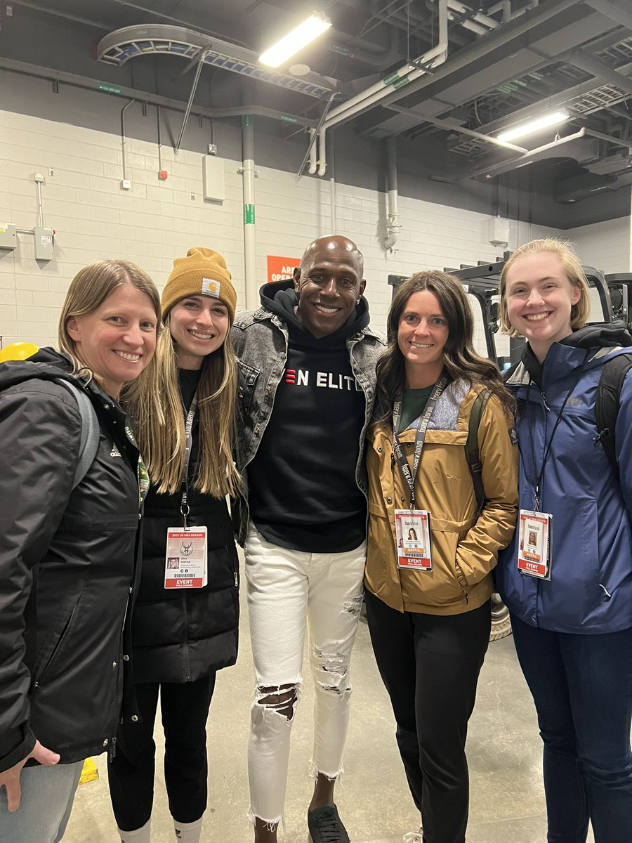 dolphinterrell's tweet image. I love my job! Thanks for taking a picture with us as we were leaving work last night @Donald_Driver80!