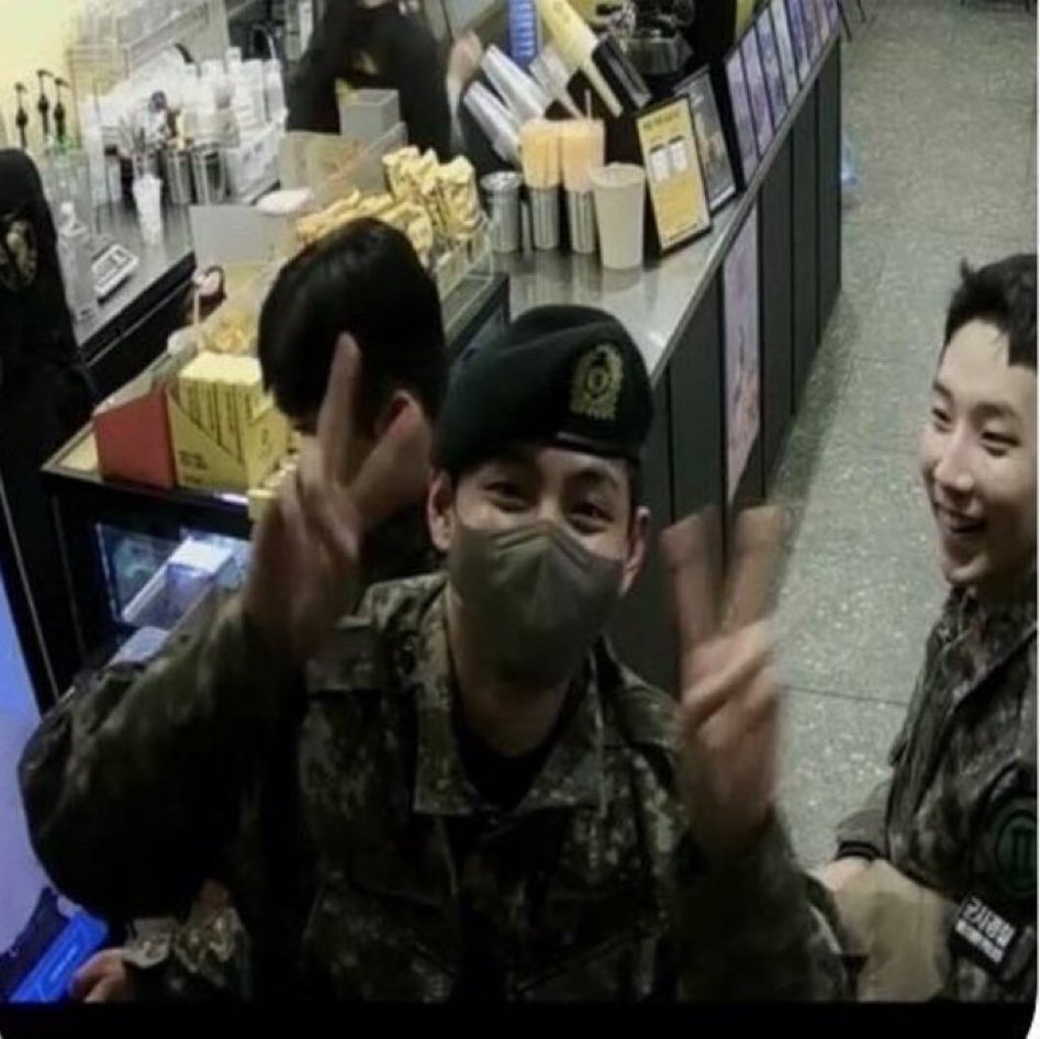 vantelom1's tweet image. same here😭😭😭