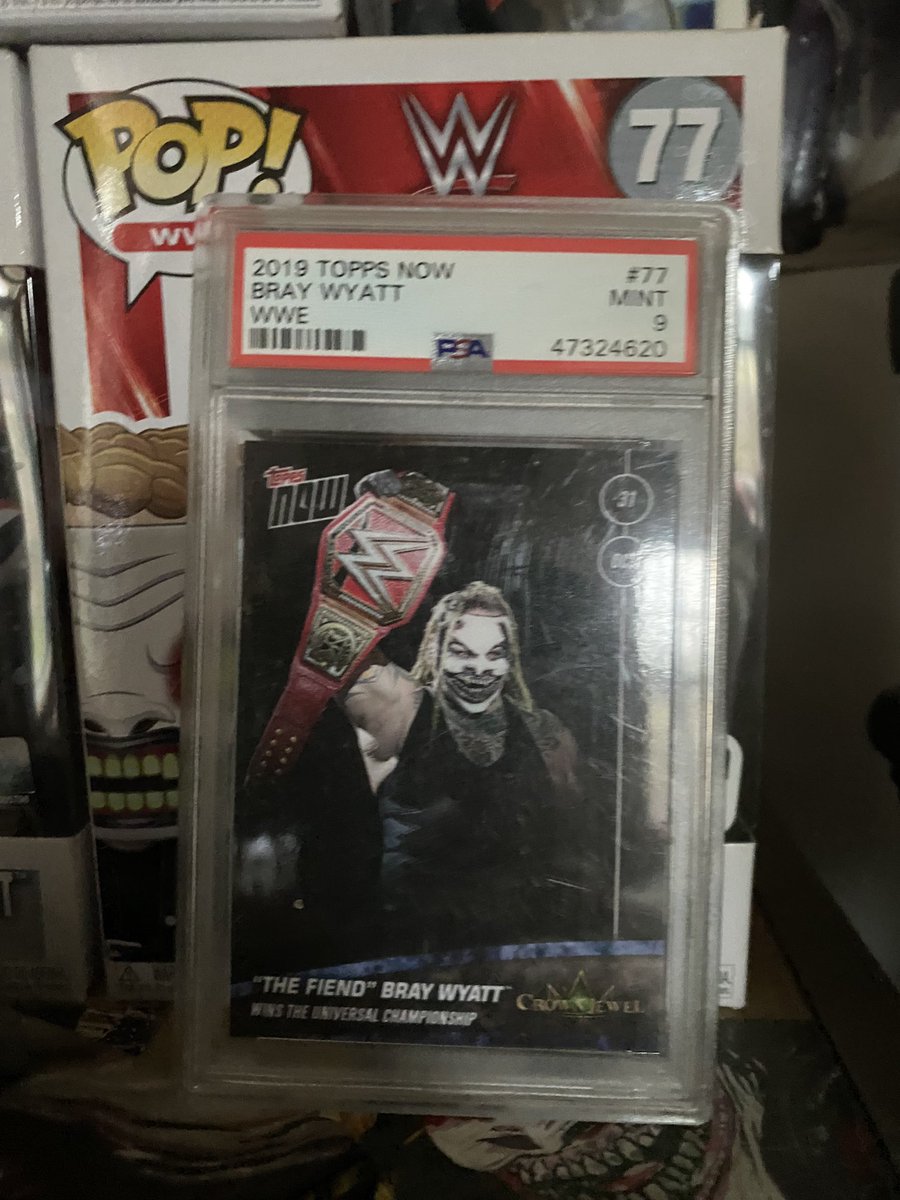 One of my favorite cards I own of The Fiend 👹⭕️

#BrayWyatt #TheFiend #FiendFriday