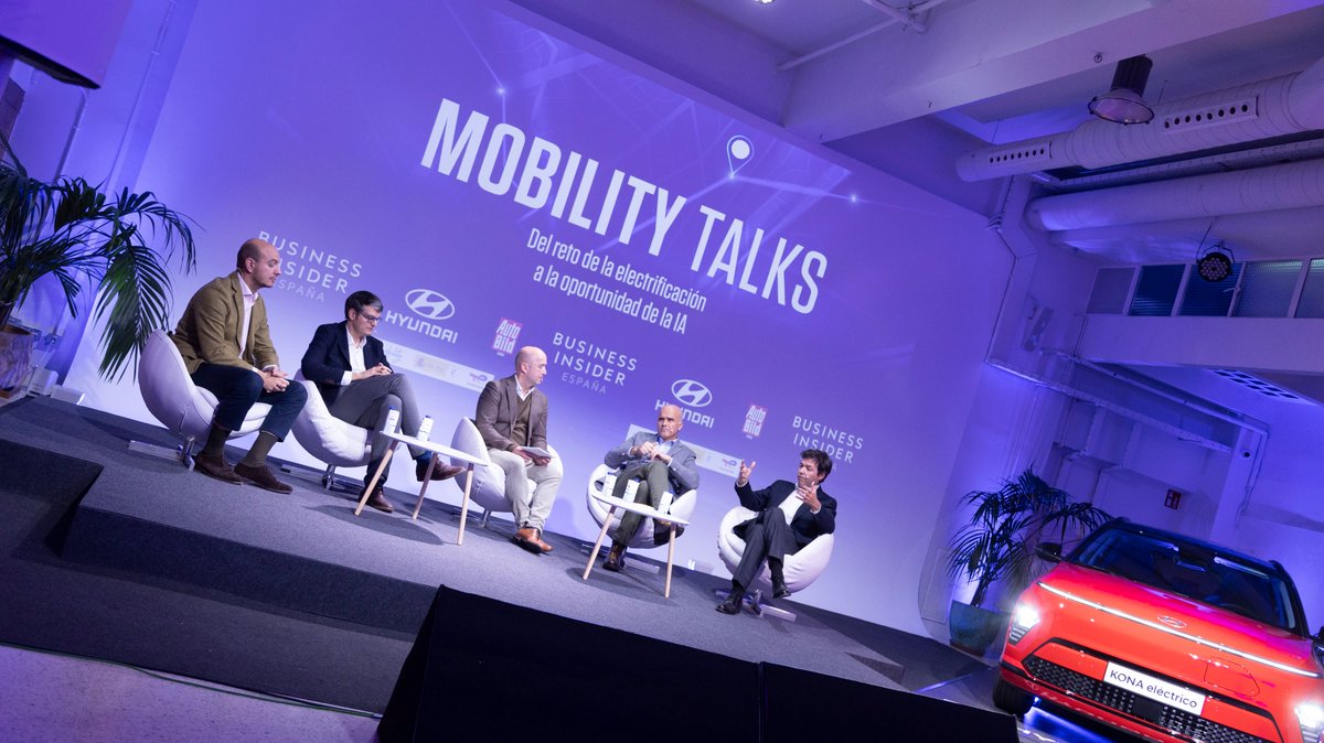 gestamp_es's tweet image. 🗨️Diego Mallada, director de Tecnología Digital en Gestamp, en #MobilityTalks, sobre digitalización, IA y la fábrica 4.0: "La #IA generativa puede mejorar la gestión de las fábricas, aunque para que la IA sea eficiente necesitamos datos, y datos buenos”.

| @AutoBildspain ⬇️