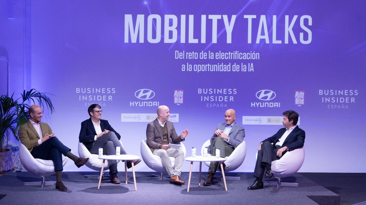 gestamp_es's tweet image. 🗨️Diego Mallada, director de Tecnología Digital en Gestamp, en #MobilityTalks, sobre digitalización, IA y la fábrica 4.0: "La #IA generativa puede mejorar la gestión de las fábricas, aunque para que la IA sea eficiente necesitamos datos, y datos buenos”.

| @AutoBildspain ⬇️