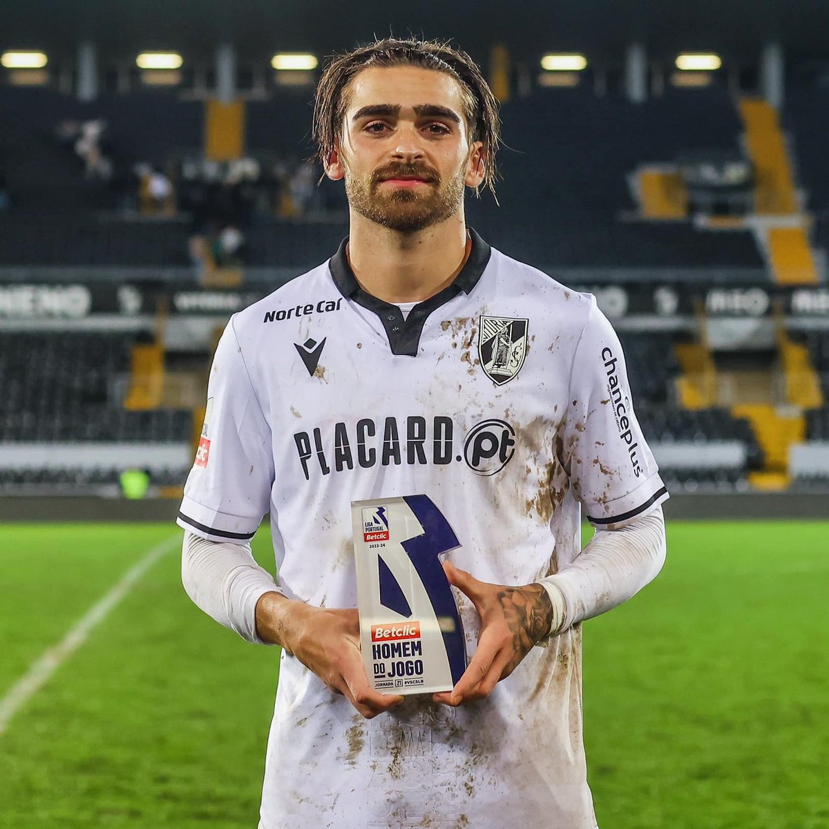 Em 2018/2019, jogava pelo Sousense nas distritais da AF Porto.

Hoje chega à convocatória da seleção nacional.

Que história 👏
