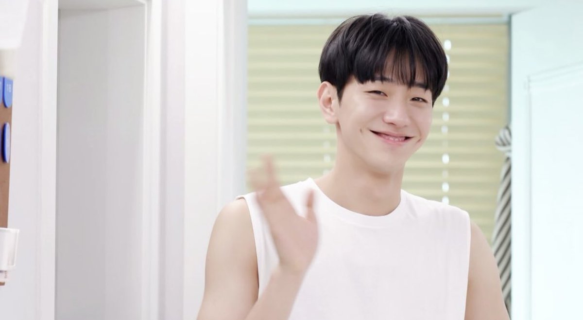 dolgolaeui's tweet photo. Nam Yoon Su #namyoonsu #namyoonsoo #남윤수  #thekingsaffection  #beyondevil #todayswebtoon #birthcarecenter #notarobot #wantmore19  You can also follow Yoon Su’s official Instagram account - nam_yoonsu https://t.co/l03O93abrG