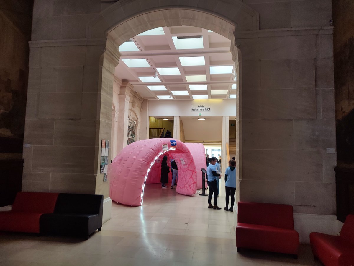 cyprien_hfn's tweet photo. Un colon géant à la faculté de #pharmacie de @univ_paris_cite 👀
L'action s'inscrit dans le service sanitaire d'étudiants et étudiantes en sciences infirmières 👨⚕️
#ColonTour @Pharma_ANEPF x @laliguecancer #MarsBleu #Prévention https://t.co/K2O9t6LPOL