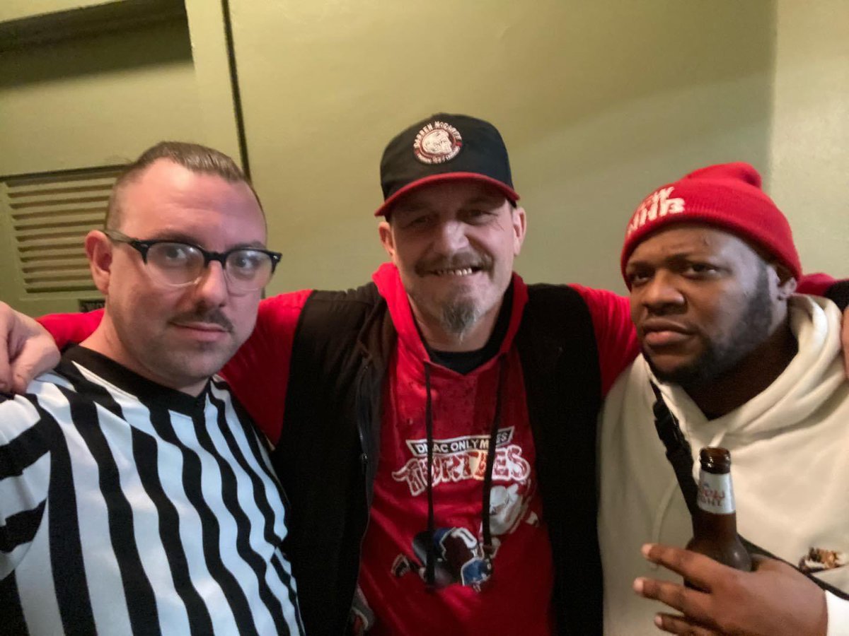 HoodFoot418's tweet image. If you do anything this weekend please 
TAKE THE PICTURES 

#SPO4EVER I’LL CRACK ONE FOR THE WORKING MAN N BOOK THE TERRITORY 

LOVE YOU BROTHER