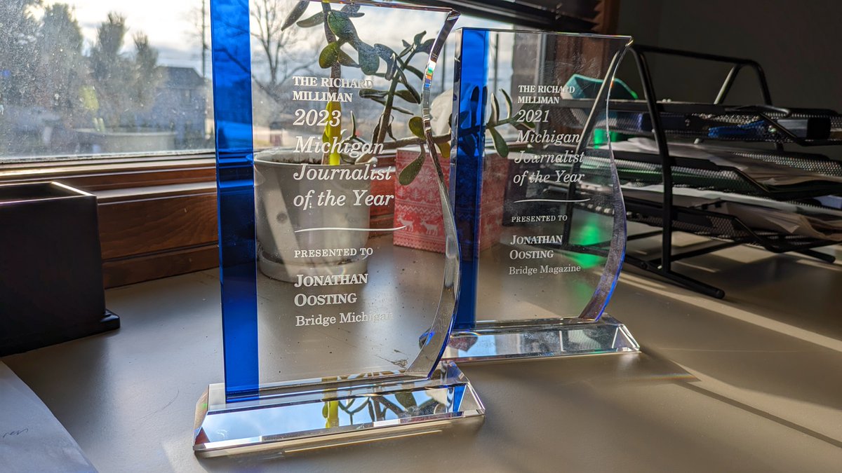 Here's something I regretfully missed last night while flying home: Honored to be named a 2023 Michigan Journalist of the Year, along with my ace colleague @mwilk_Bridge. Thanks to the @MichiganPress Association for the recognition!