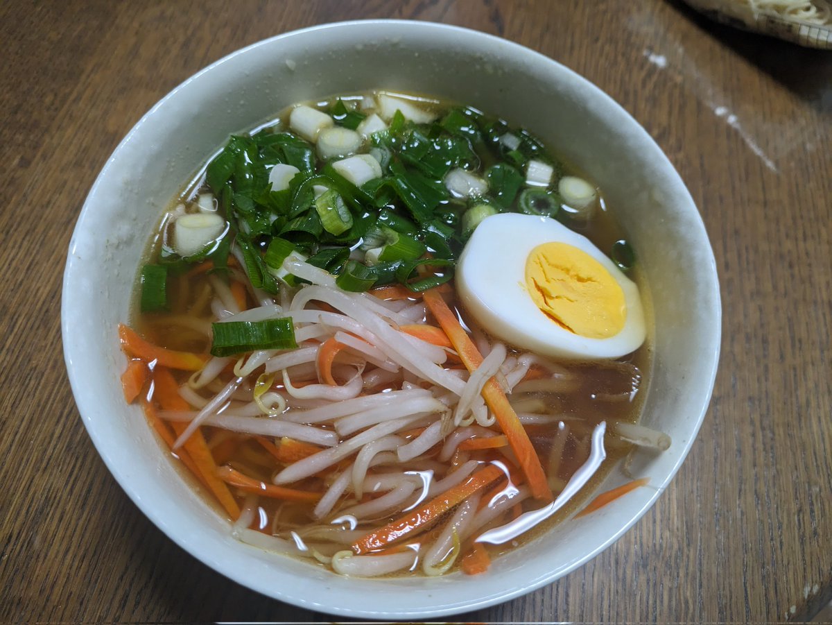 碧南名物のご紹介です。
実は、大磯屋さんには焼きそばだけではなく、「中華麺」もあります。
昨晩の夜ご飯でいただきましたが、
腰のある麺で美味しかったです。