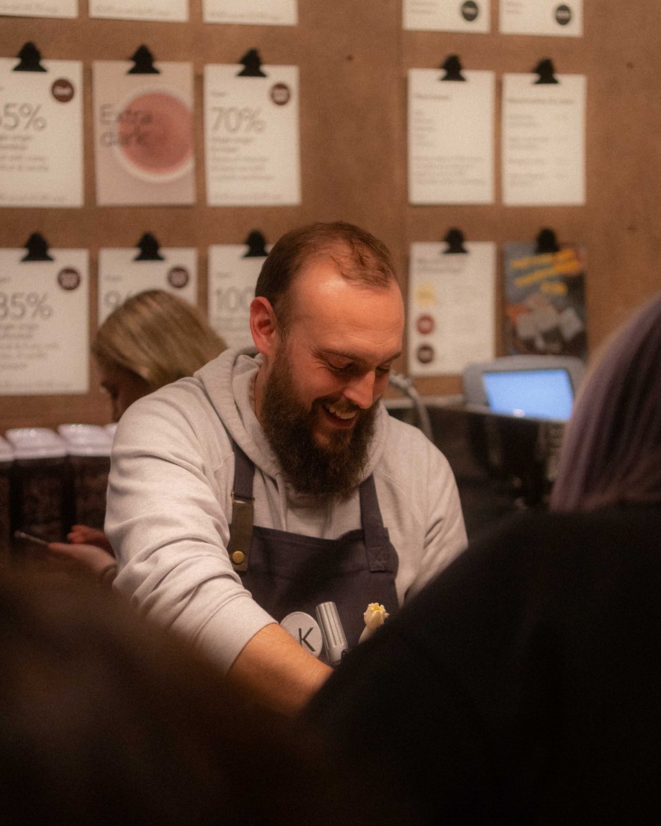 KnoopsChocolate's tweet photo. This morning the doors opened at our second store in Edinburgh ๐ Come find us at 106 George Street in the New Town. We're excited to share our chocolate drinks with you, Scotland ๐ซ
Find us https://t.co/2270IFVG0X
#edinburghfood #edinburghcoffee https://t.co/KOJbnTTOdr