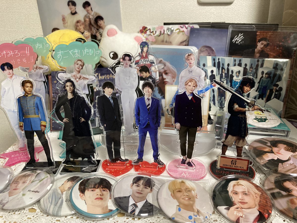 spring33lovers's tweet photo. 私のハチャメチャ祭壇のセンターに
今日届いた牧くんと春田さんのアクスタ君臨させた😁🫶💞 https://t.co/2bQDxGytAy