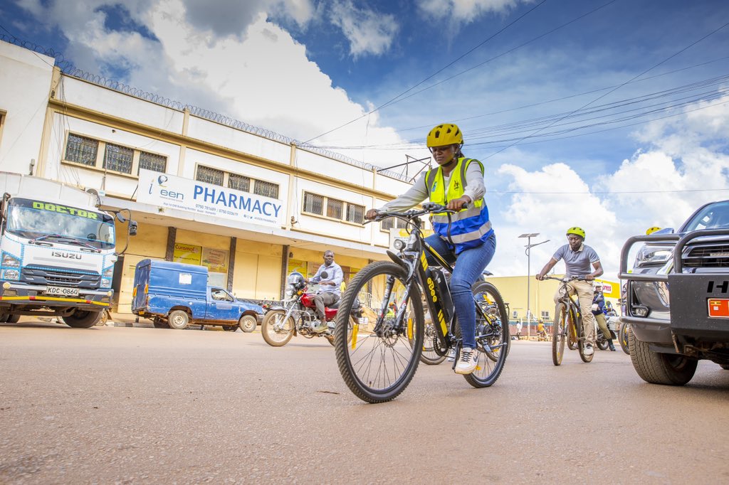 As we build a #KlaSmartCity, we continue to advocate for cycling as a sustainable and clean mode of transport. 

Earlier on, our staff engaged in a cycling event to appreciate its health, economic and environmental benefits but also re-echo our commitment to putting up more