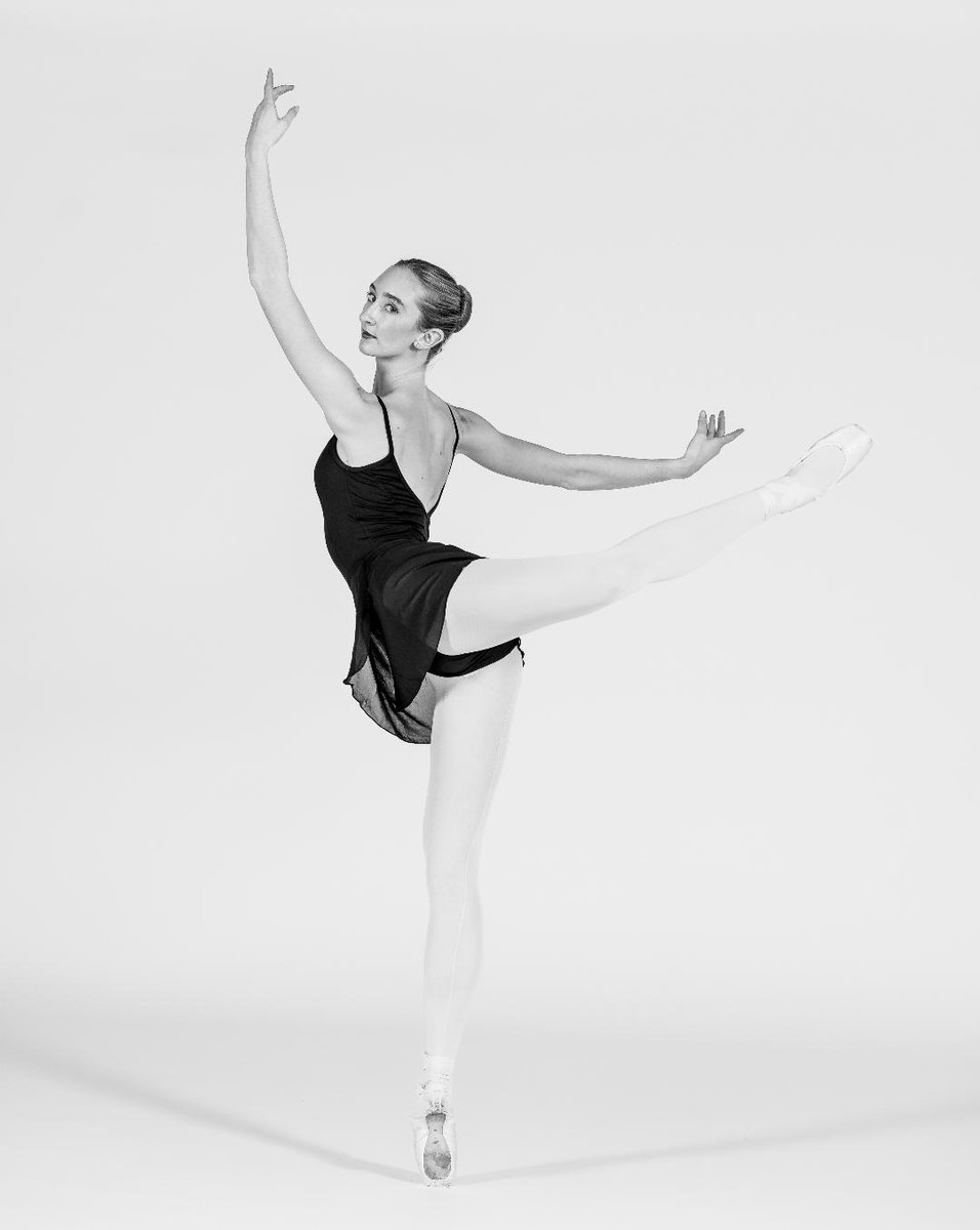 engerman_m's tweet photo. Arrows from your eyes pointing out.
Photo: Scott Serio
Dancer: Natalie Fitch
#Ballet #BalletTips #LetsTalkAboutFifth https://t.co/ctABlu9oT0