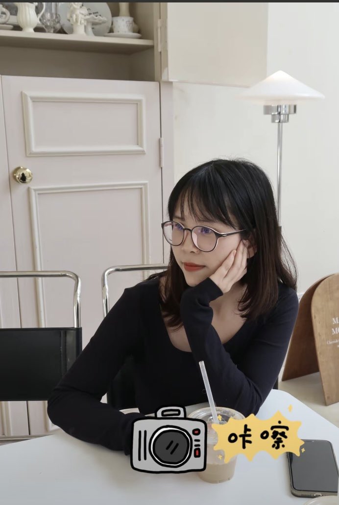 【网友投稿 No.682】眼镜大胸单身女同事 #眼镜娘 #眼镜妹 #投稿 #反差 #投稿曝光 #女友 #女友分享 #女友系列 #女同学 #女同事 https://t.co/m5OFYQryix