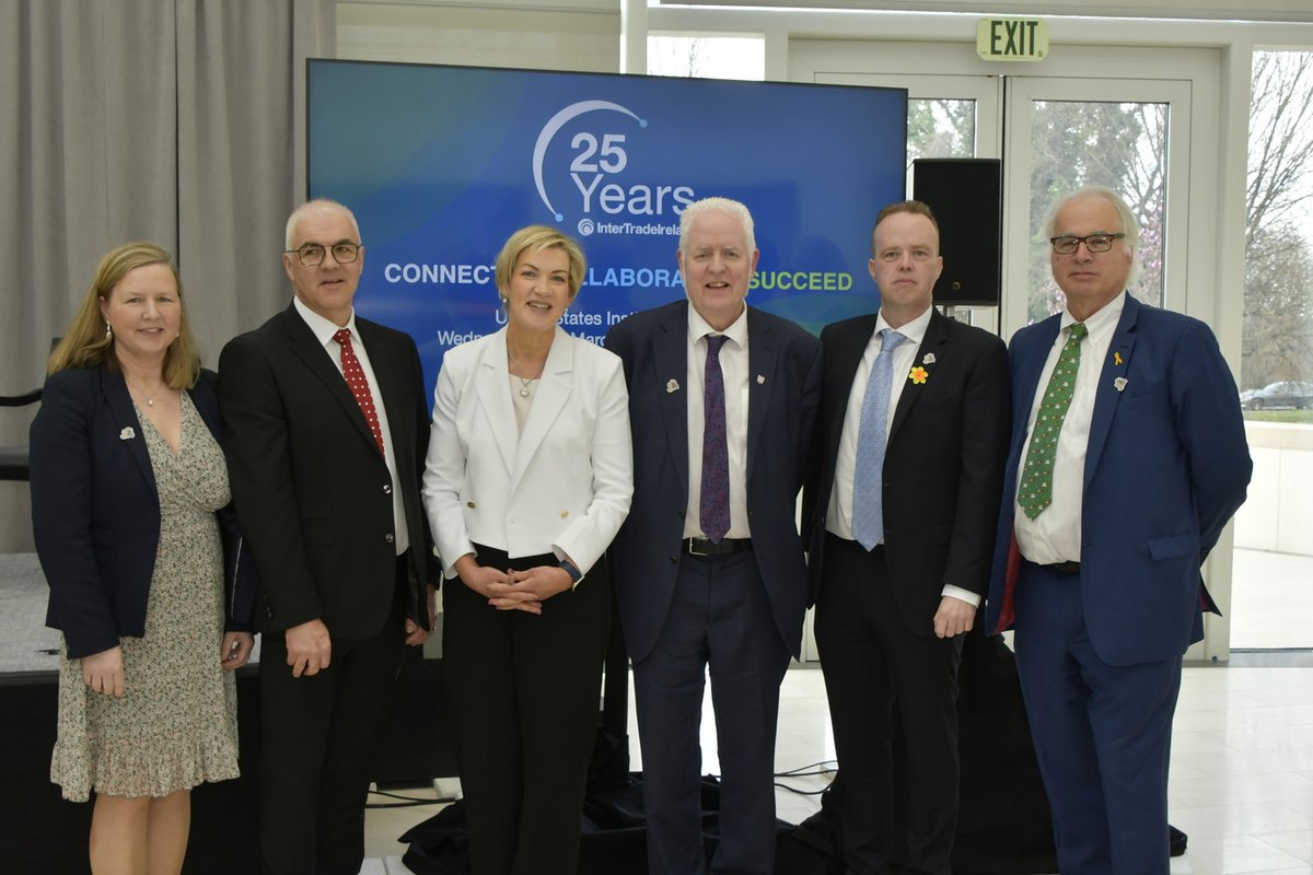 This week we celebrated the 25th anniversary of the Ireland-Northern Ireland-@theNCI Cancer Consortium. Read what @NCIDirector, @NCIGopal, and other key leaders have had to say about this long standing collaboration and its impact throughout the years. => bit.ly/3VkDrJU