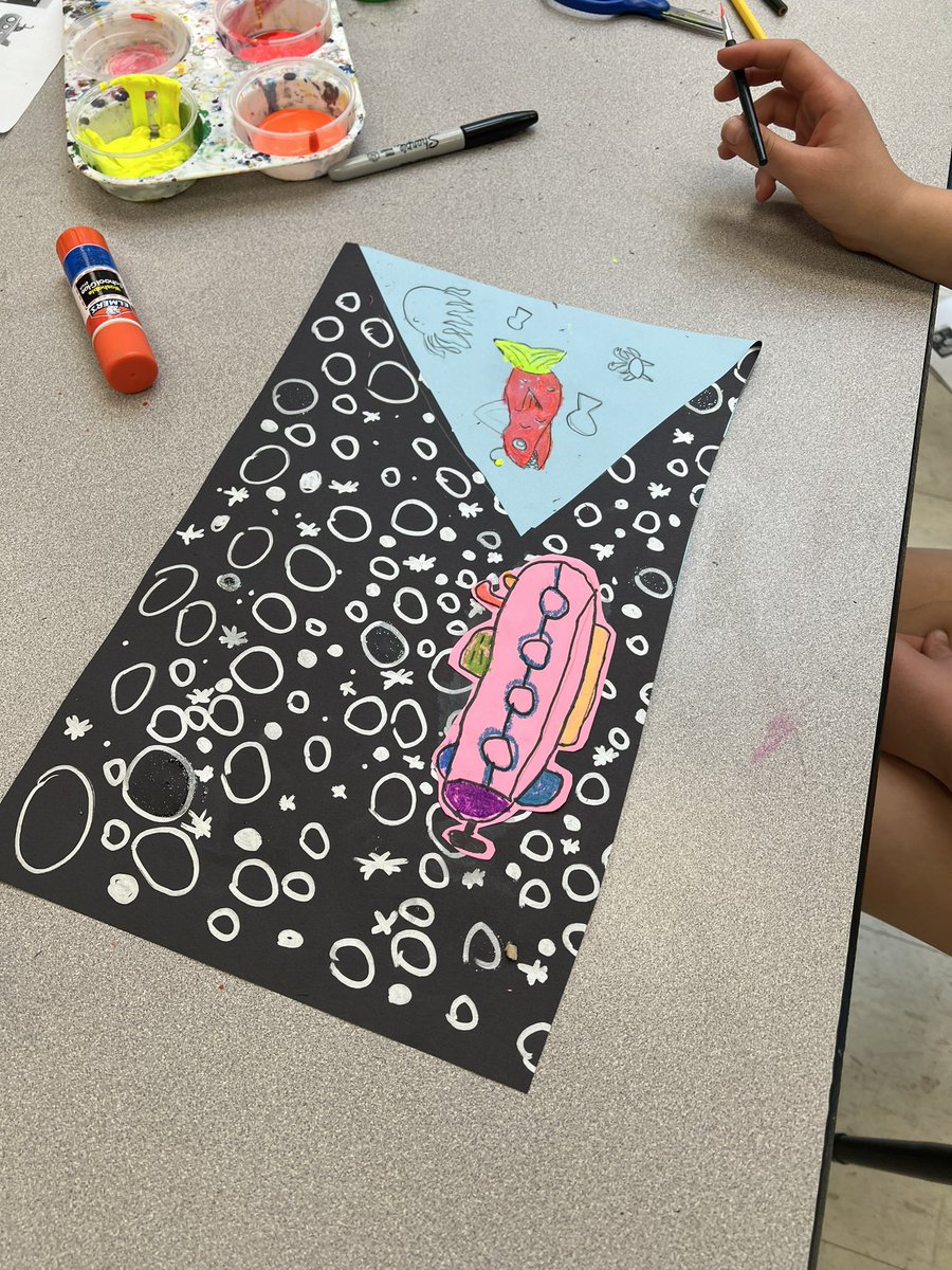 Art__Smart's tweet image. Learning about bioluminescence and making out artwork ✨glow✨! @HopewellES
@DrHydrogenHC thinking of you!