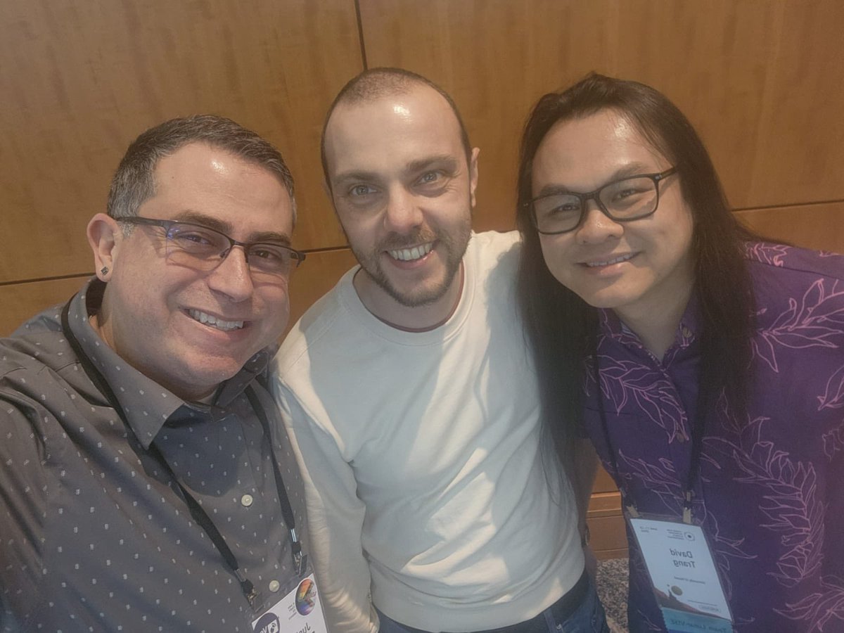 piero_dincecco's tweet photo. And that’s it for the #LPSC2024. It was a great meeting with lots of science discussions with amazing colleagues! Big news are coming about the #AVENGERS initiative… #Venus is getting hot!🔥Wanna know more? Stay tuned! 😎🌋🚀 #backtovenus #Hawaii @unveilvenus @INAFAbruzzo https://t.co/hHpaY4eCCb