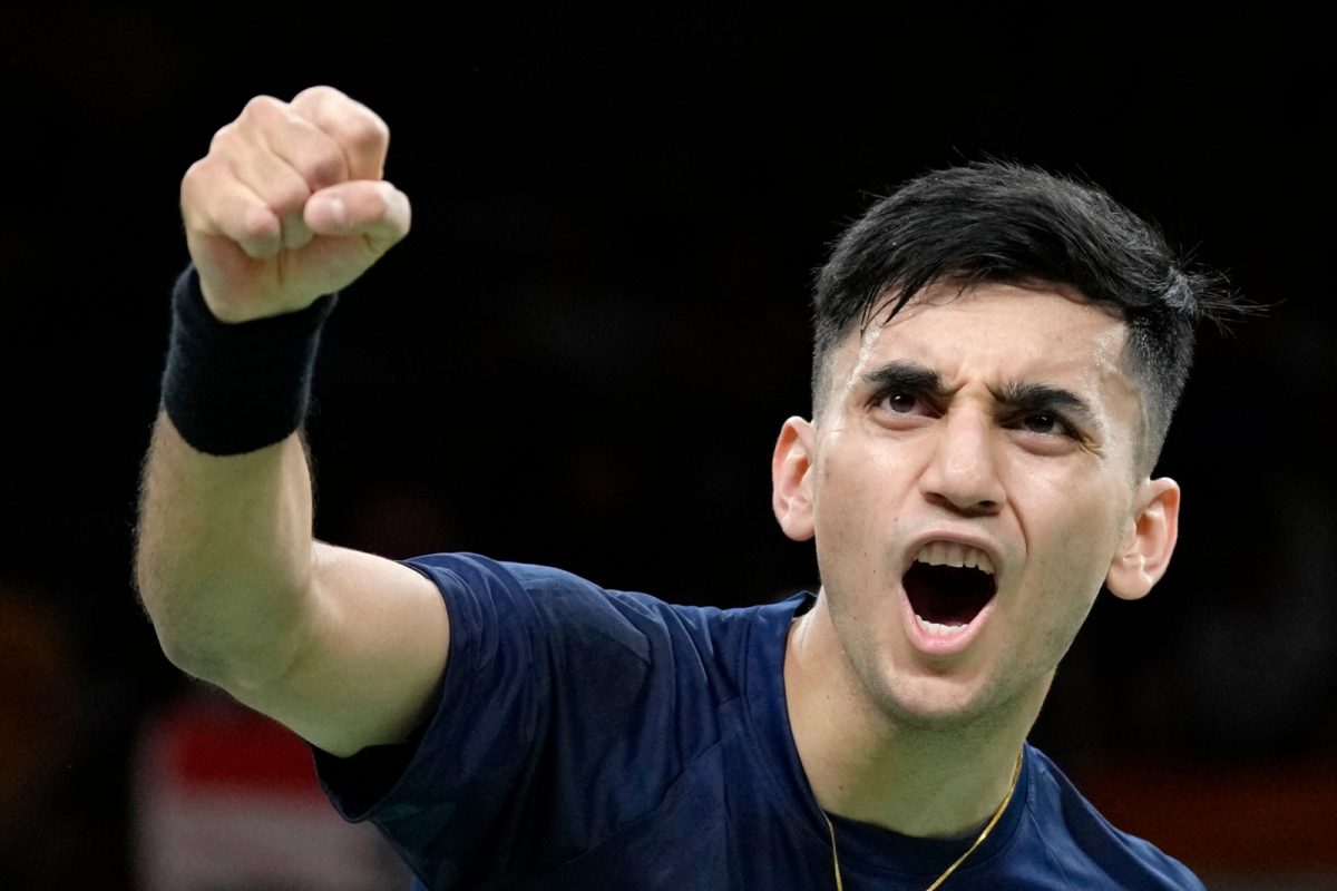 Lakshya, the FIGHTER 👊 Lakshya Sen advances into SEMIS of prestigious All England Championships. Lakshya BEAT former Champion Lee Zii Jia 20-22, 21-16, 21-19. Stunning comeback by Lakshya from 14-16 down in 2nd game & winning next 7 consecutive points! #YAE2024