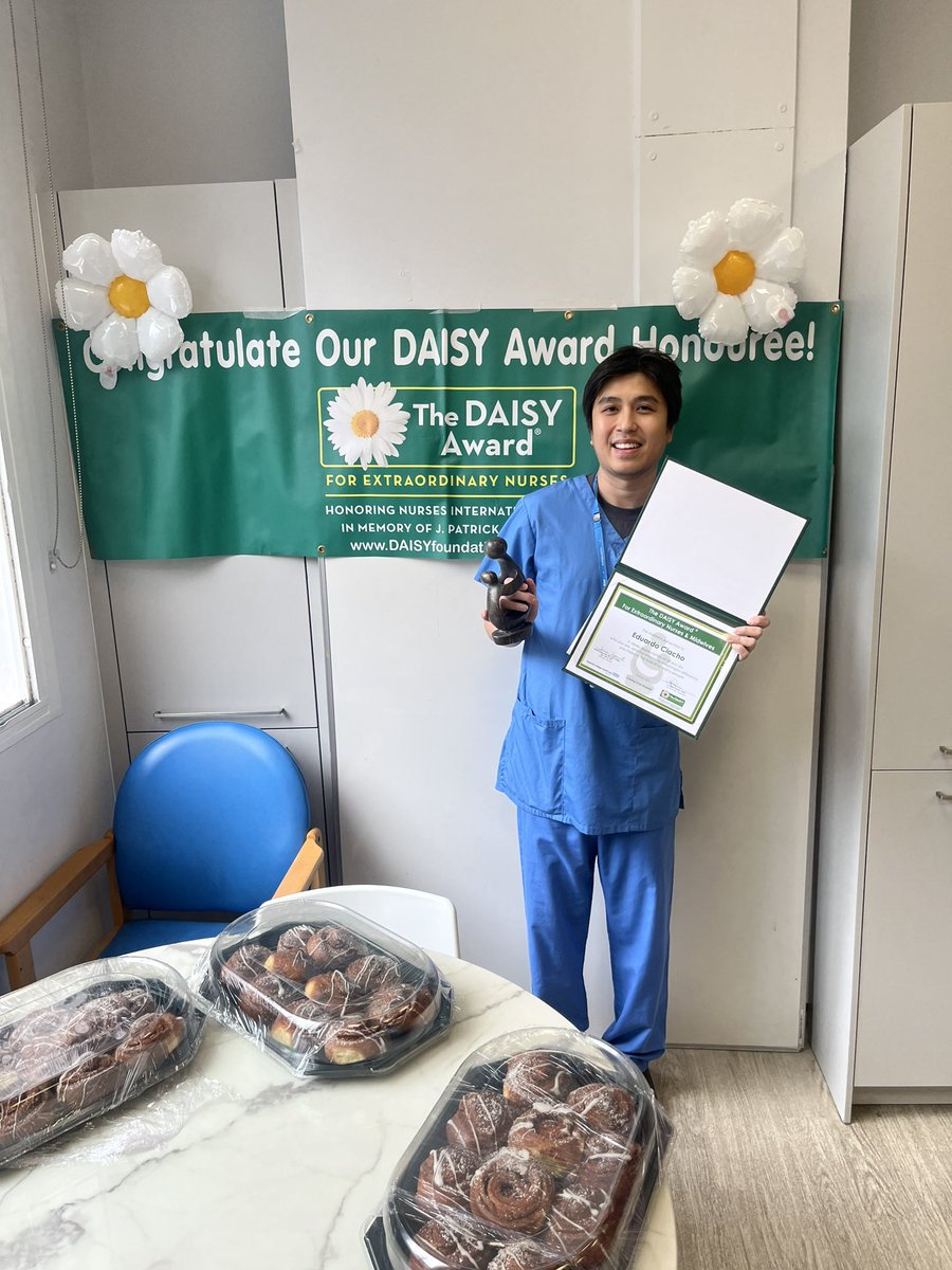 The secret is finally out!! Wonderful day celebrating the first ever DAISY award in ED. No 1. Challenge to get him away from the patient for 5 minutes No 2. Challenge sneaking around the department decorating. Great day though and thank you too @MLU_1981 @olulat3 #welldoneEd