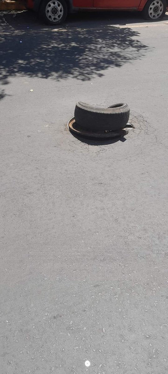DMRA93's tweet photo. @fchiguil en la colonia El Arbolillo 1, de la GAM hay una coladera zafada, y nadie viene a arreglarla. https://t.co/8VTbtDfrI0