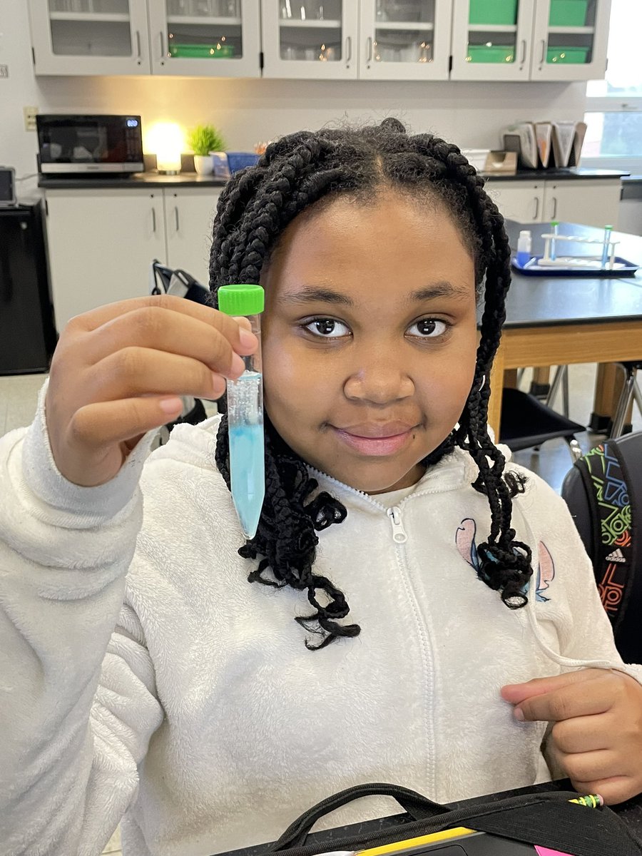 MannerClass's tweet image. How often do you get to see your own DNA?!? We had a great time extracting our own DNA. @WSMSwolves #WeAreWentzville @wustlisp