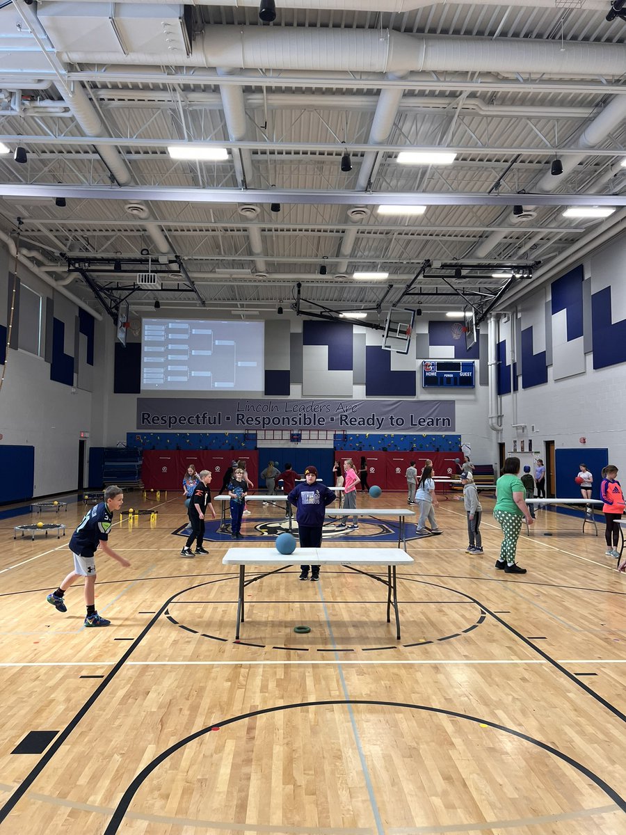 ThorsonDustin's tweet photo. March Madness tableball tournament for 3rd-5th grade @OwatonnaLincoln A fun game and competition to work on skills and sportsmanship. @Owatonna761 https://t.co/x39EXM3ZE2