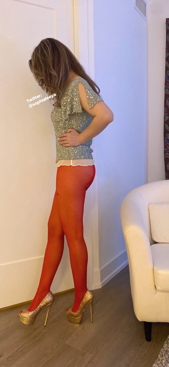 Do you like red stockings on Sophialee ?