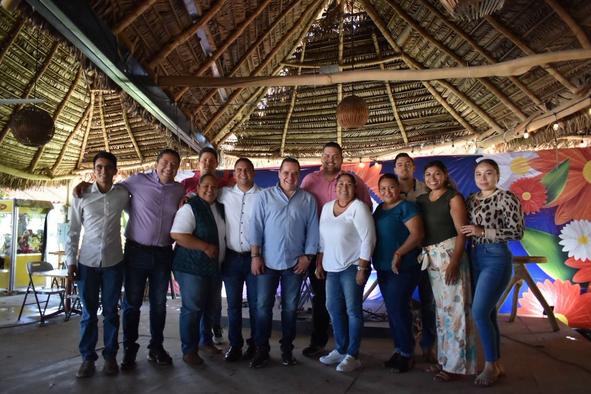 EnriqueV01's tweet photo. Nos dimos una vuelta por Cihuatlán para encontrarnos con Polo Pelayo, un reconocido liderazgo del municipio.

Platicamos sobre el panorama político actual, así como de las oportunidades y desafíos que tenemos para fortalecer nuestra presencia política en la región @HagamosJalisco https://t.co/1kVfGEopsP