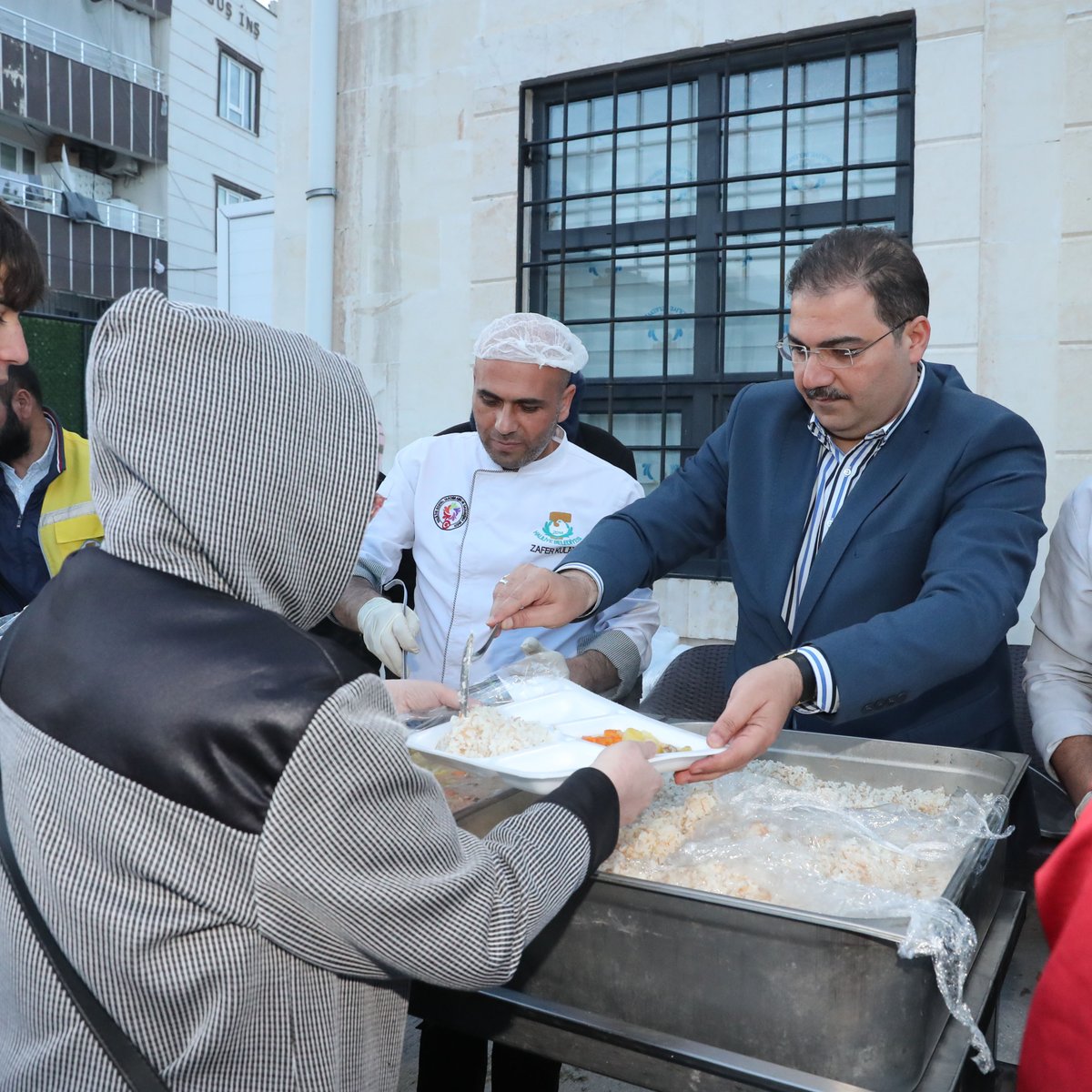 mcanpolatnet's tweet photo. Ahmet Yesevi Mahallemizde kurduğumuz İftar Soframızda, vatandaşlarımızla birlikte iftarımızı yaptık. https://t.co/s18rCzFC9o