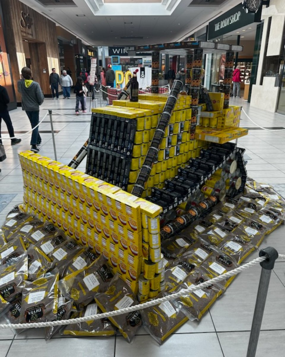 If you're around the Waterloo area this weekend make sure to check out The Food Bank of Waterloo Canstruction 2024 event happening at the Conestoga Mall.  Many of their displays include beans made right here in Canada!
#LoveCDNBeans #betterwithbeans #ontariobeans #MadeInCanada