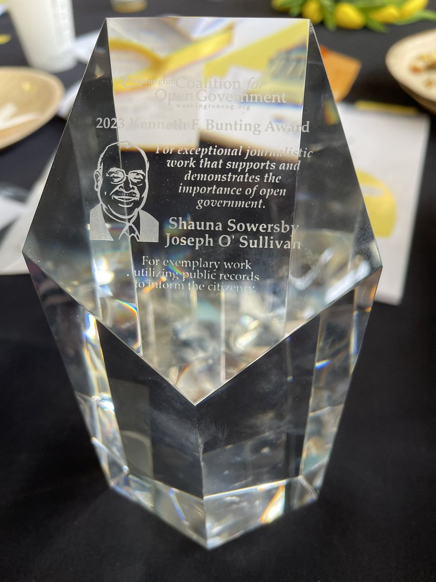 Congratulations @OlympiaJoe and @Shauna_Sowersby for this award and your impressive and important work on behalf of the people of Washington who have a right to know what their elected government representatives are up to.