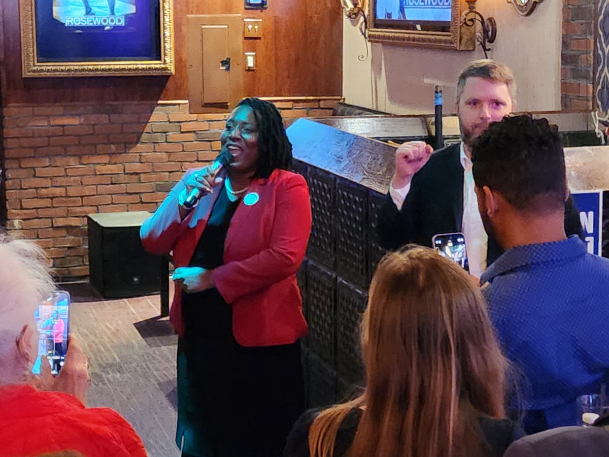 VoteWaxman's tweet photo. Look at all these committed, concerned Democrats supporting our state house majority. Philly shows up!
We had a great time Tuesday with Speaker Joanna McClinton, and raised thousands for red-to-blue challengers and swing district incumbents around the state. https://t.co/2A1q5YLnep