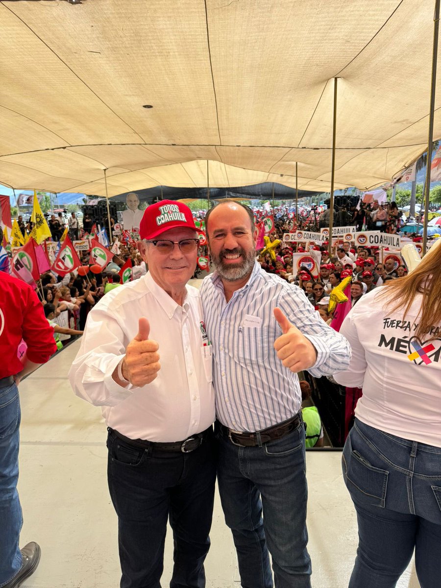 Hoy tengo el privilegio de compartir con mi líder y amigo Don Carlos Robles
Loustaunau la celebración de su cumpleaños como a él le gusta, trabajando por el bien de #Coahuila y de #México. ¡Muchas felicidades!
