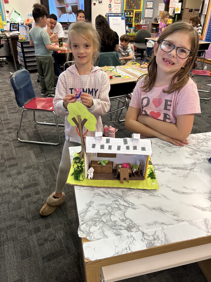 AkronElem's tweet photo. Cornerstone construction day at Akron Elementary. Do you recognize these community buildings? ⁦@GoMounts⁩ https://t.co/dktmZnzyu2