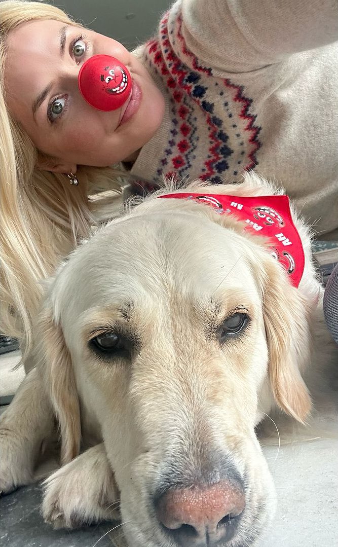 Leads nicely on to this cute @hollywills selfie with her dog Bailey she put on Instagram earlier for 𝗥𝗘𝗗 nose day. 🥰 #RedNoseDay 🔴