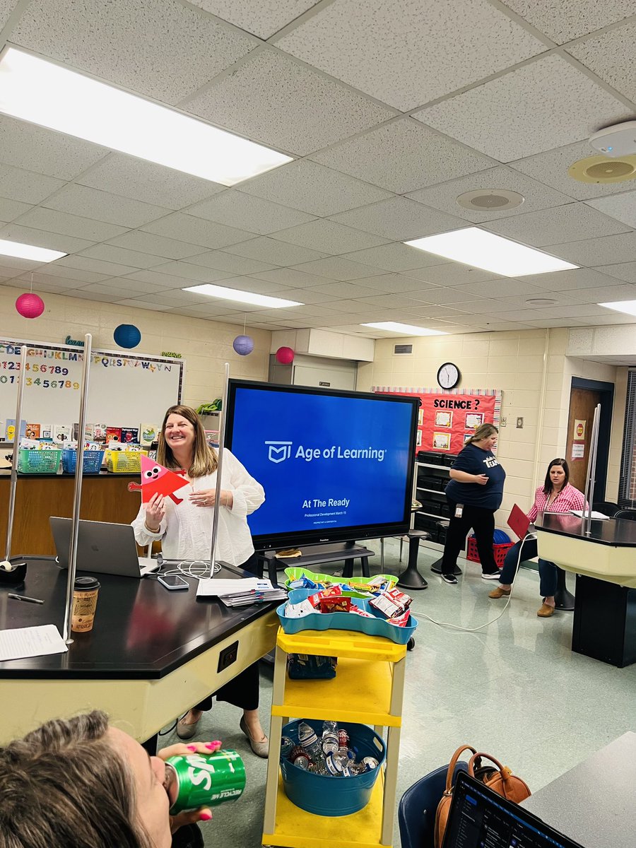 Feeling 🍀LUCKY🍀 to work with amazing districts like @SpartanburgD7 And special thank you to my pot of gold partner in crime @DebbiVendt for leading the data driven insights session today! @AgeofLearning #edtech