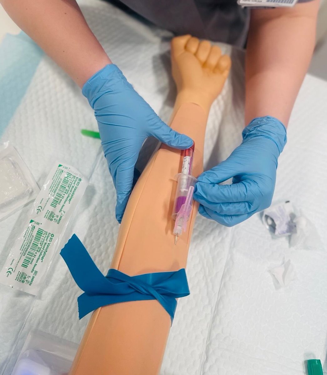 Sep23 had a busy week practicing various skills required for their intrapartum placement areas. Physiological birth, venepuncture, VE, S&S were some of the skills practiced. Well done you all worked so hard. 👏 #studentmidwifeinthemaking #skills #physiologicalbirth #venepuncture