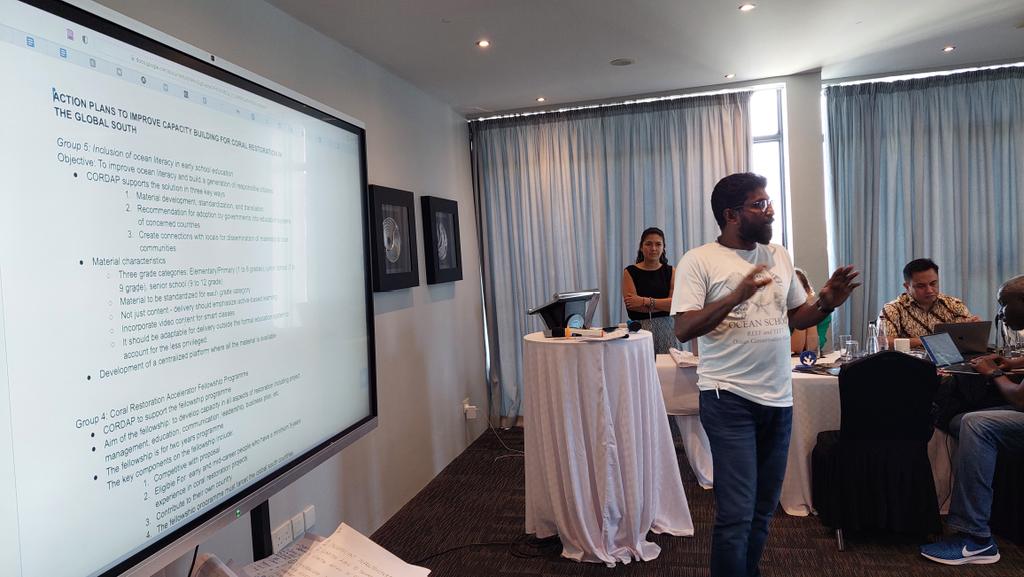 Idrees Babu is a major Ocean Literacy ambassador (also part of #TeamCoral). As the spokesperson of his group, Idrees spoke to all participants about the importance of activity based learning methods.