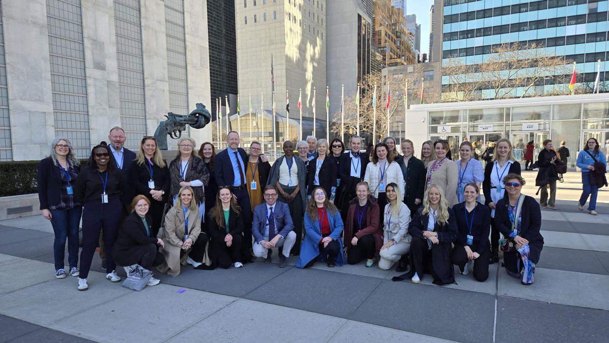 Strength in numbers and diversity. #TeamIceland 🇮🇸 poses for a 📸 at the #CSW68 🇺🇳where a busy first week comes to an end. Great to see so much energy and commitment - both badly needed in the fight for #genderequality ⚧️ and pushing back the pushback 💪#SDG5 #CSW