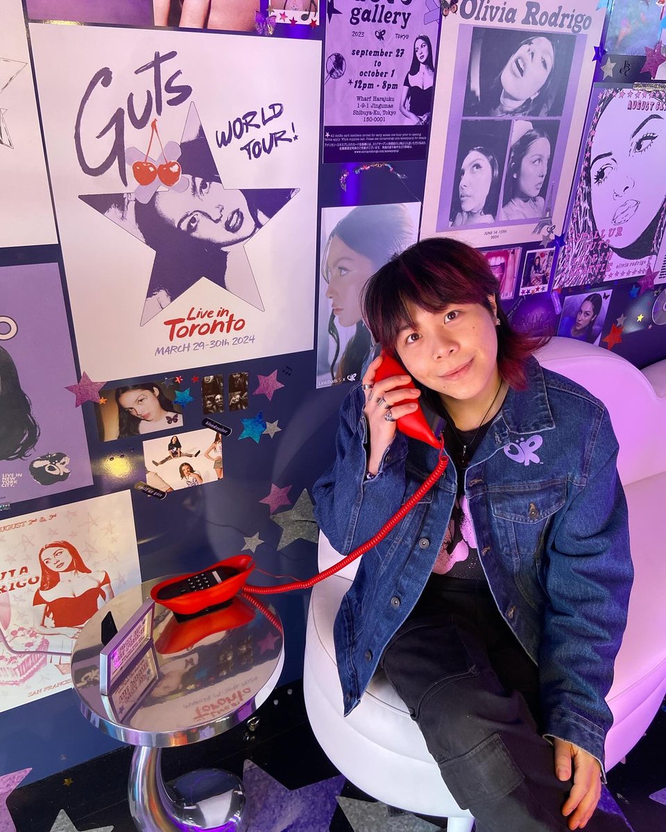 soulrock22's tweet photo. Spillin my guts in the #gutstourbus @livieshq !! See yah tonight!! @oliviarodrigo 🥹🥹🥹💜💜💜 #gutsworldtourstpaul https://t.co/fEMFu8pPW4