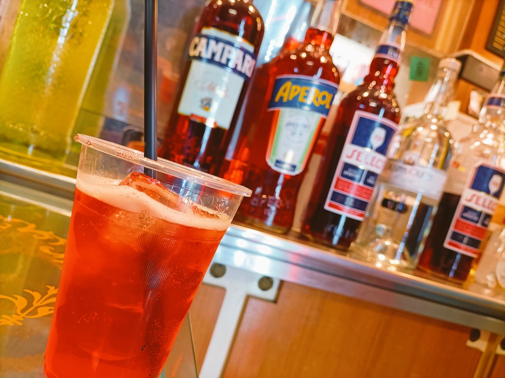 paoloroversi's tweet photo. My best plan for friday night...
Al bar #Picchio dove #Radeschi trova l'ispirazione per trovare l'hacker nell'ultimo romanzo #LOmbraDellaSolitudine
Buon weekend a tutti!
#paoloroversi #spritz #spritz (solo col #campari)
#cheers #milano #red #aperitivo https://t.co/4SWLbstQ7V
